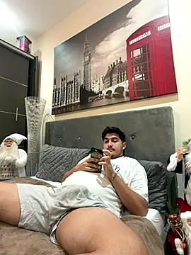 Snapshot of mixedcouplee69 chatting on 11-12-25, 10:20 mixedcouplee69 online show from 11-12-25, 10:20