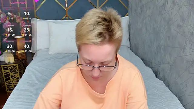 AlexandraGreen online show from 10-12-25, 09:03