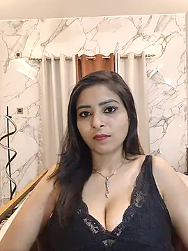 QUEEN-ADITI online show from 02-26-26, 06:07