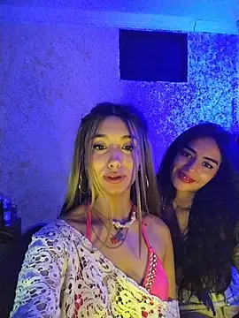 Snapshot of Ella_rr chatting on 12-14-25, 05:02 Ella rr online show from 12-14-25, 05:02