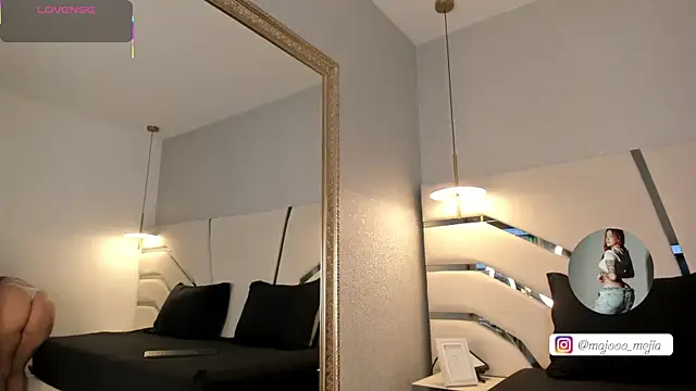 Snapshot of Julieth_Rojas chatting on 09-30-25, 03:55 Julieth Rojas online show from 09-30-25, 03:55