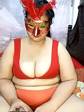 Snapshot of Tanisha-Chy chatting on 10-17-25, 04:42 Tanisha-Chy online show from 10-17-25, 04:42