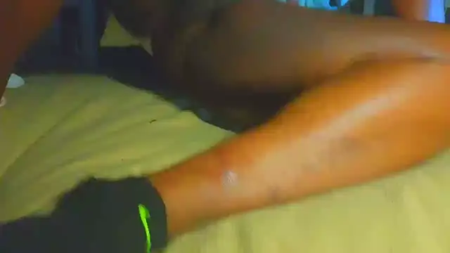 Snapshot of CinnaCakesss chatting on 11-14-25, 12:15 CinnaCakesss online show from 11-14-25, 12:15