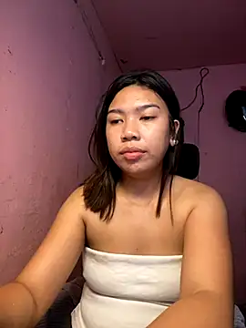 Snapshot of aniya_04 chatting on 10-23-25, 02:44 aniya 04 online show from 10-23-25, 02:44