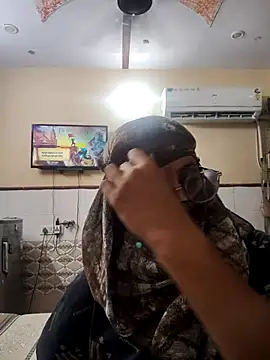 Snapshot of meenu_bhabhi547 chatting on 09-22-25, 02:02 meenu bhabhi547 online show from 09-22-25, 02:02