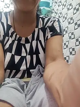 Snapshot of meenu_bhabhi547 chatting on 09-26-25, 05:06 meenu bhabhi547 online show from 09-26-25, 05:06