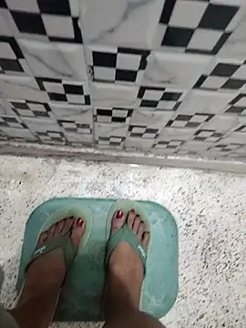 Snapshot of meenu_bhabhi547 chatting on 10-21-25, 02:12 meenu bhabhi547 online show from 10-21-25, 02:12