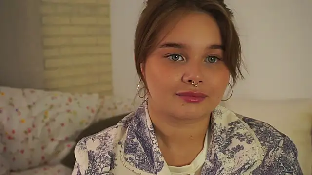 Snapshot of Anna_Nicol chatting on 09-09-25, 02:05 Anna Nicol online show from 09-09-25, 02:05