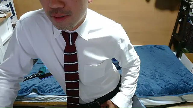 Snapshot of erosuke9 chatting on 12-16-25, 12:32 erosuke9 online show from 12-16-25, 12:32