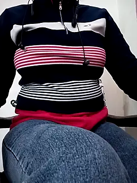 Snapshot of Rekha_89 chatting on 12-19-25, 03:24 Rekha 89 online show from 12-19-25, 03:24