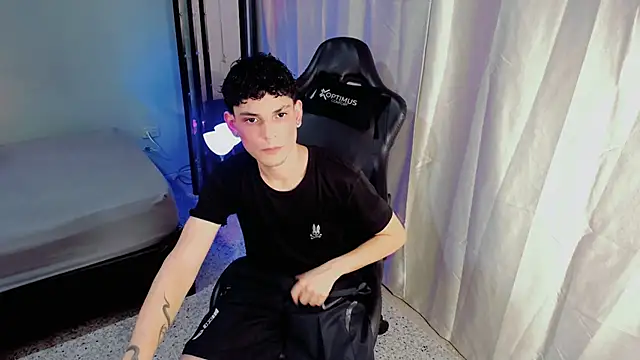 dilan hott  online show from 09-21-25, 09:27