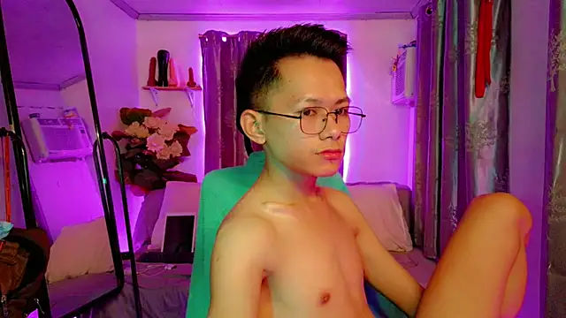 Snapshot of Skinny_CumLoader69 chatting on 12-05-25, 08:45 Skinny CumLoader69 online show from 12-05-25, 08:45