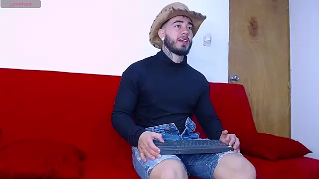 Snapshot of tommyblessd1 chatting on 09-14-25, 06:23 tommyblessd1 online show from 09-14-25, 06:23