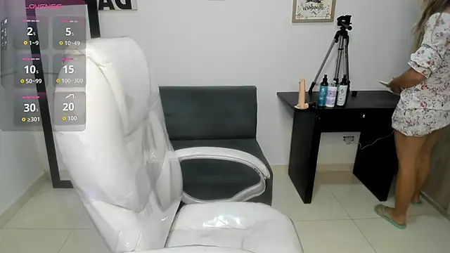 Snapshot of Aiilyn_Ds chatting on 09-18-25, 09:44 Aiilyn Ds online show from 09-18-25, 09:44