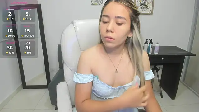 Snapshot of Aiilyn_Ds chatting on 10-05-25, 09:40 Aiilyn Ds online show from 10-05-25, 09:40