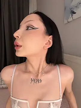 Lina Thornton  online show from 05-18-26, 04:13