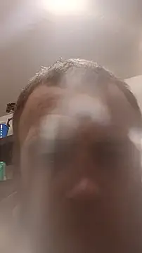 Snapshot of Hurri21 chatting on 11-27-25, 05:42 Hurri21 online show from 11-27-25, 05:42