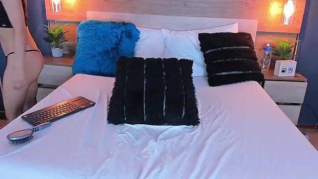 SusanAdams1 online show from 10-07-25, 03:20