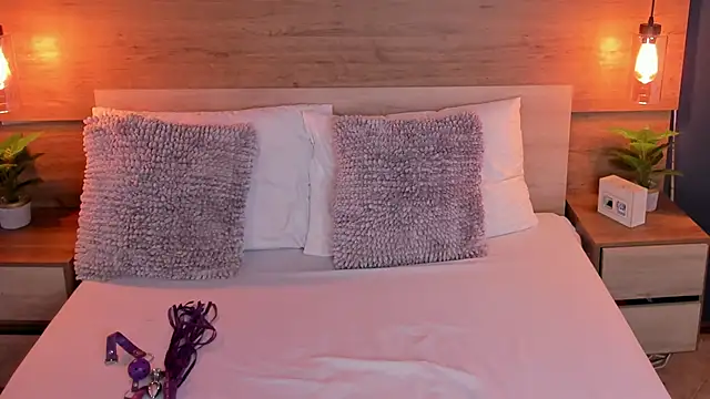 SusanAdams1 online show from 11-22-25, 12:59