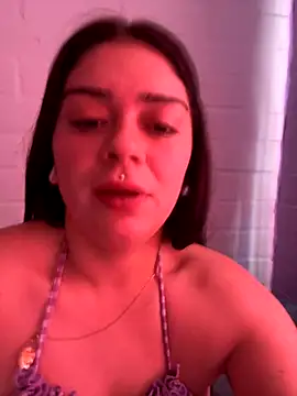 Snapshot of cami_lorena chatting on 11-23-25, 01:00 cami lorena online show from 11-23-25, 01:00