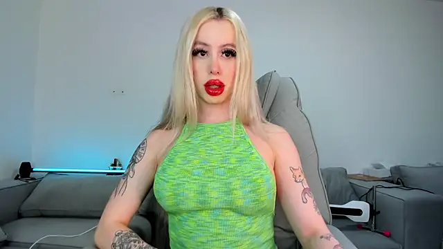 Sweet Soffi online show from 12-22-25, 02:52