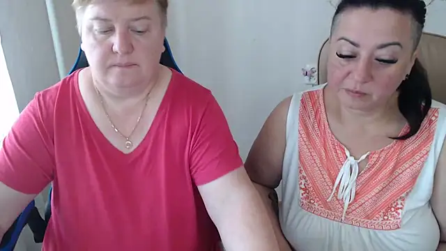 Snapshot of Bertie_Adeline chatting on 09-13-25, 06:46 Bertie Adeline online show from 09-13-25, 06:46