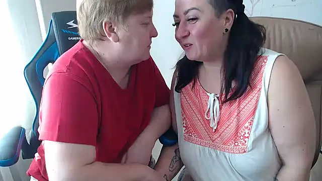 Snapshot of Bertie_Adeline chatting on 10-04-25, 07:39 Bertie Adeline online show from 10-04-25, 07:39