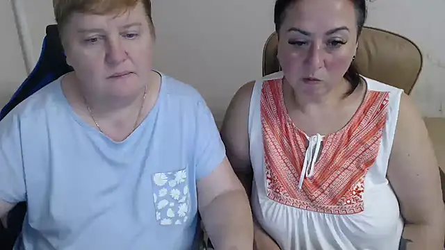 Snapshot of Bertie_Adeline chatting on 10-12-25, 06:29 Bertie Adeline online show from 10-12-25, 06:29