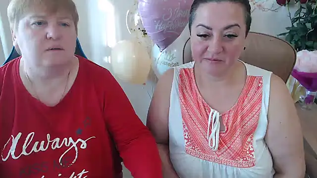 Snapshot of Bertie_Adeline chatting on 10-16-25, 06:36 Bertie Adeline online show from 10-16-25, 06:36