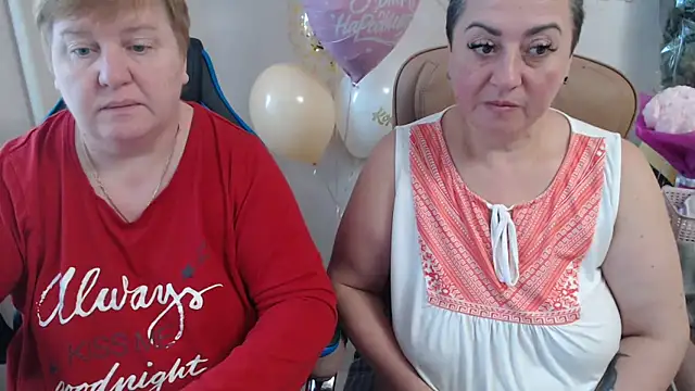 Snapshot of Bertie_Adeline chatting on 10-17-25, 07:11 Bertie Adeline online show from 10-17-25, 07:11