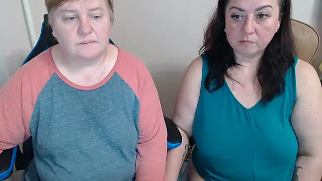 Snapshot of Bertie_Adeline chatting on 10-26-25, 08:04 Bertie Adeline online show from 10-26-25, 08:04