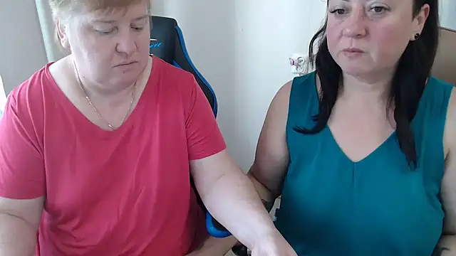 Snapshot of Bertie_Adeline chatting on 11-02-25, 07:00 Bertie Adeline online show from 11-02-25, 07:00