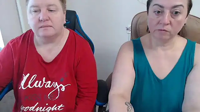 Snapshot of Bertie_Adeline chatting on 11-16-25, 07:58 Bertie Adeline online show from 11-16-25, 07:58