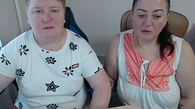 Snapshot of Bertie_Adeline chatting on 11-28-25, 09:45 Bertie Adeline online show from 11-28-25, 09:45