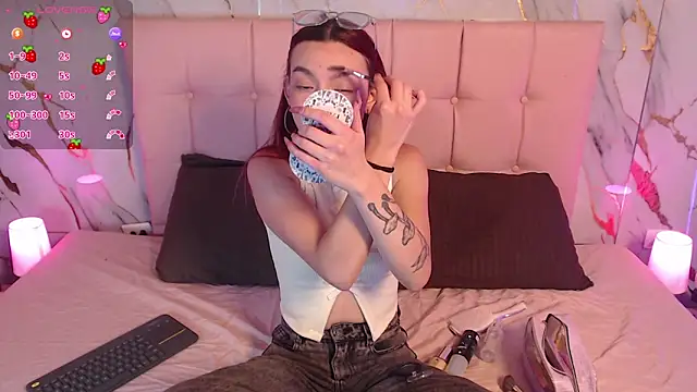 Red kytty6 online show from 03-24-26, 04:06