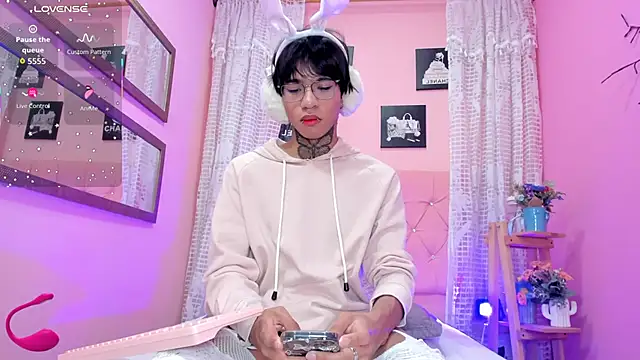 Snapshot of Liam_evvan chatting on 05-09-26, 04:28 Liam evvan online show from 05-09-26, 04:28