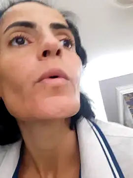 Snapshot of Gecenin_Kralicesi chatting on 10-31-25, 08:37 Gecenin Kralicesi online show from 10-31-25, 08:37