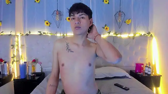 AleAurarashi online show from 10-21-25, 08:04