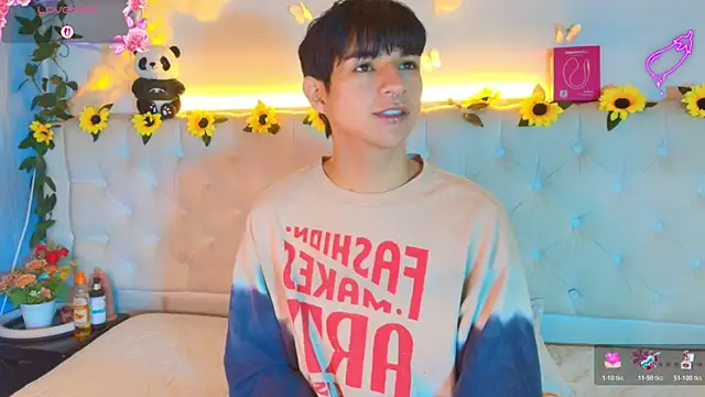 AleAurarashi online show from 03-13-26, 04:02