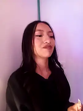 Snapshot of Luna_Moo_ chatting on 11-04-25, 04:33 Luna Moo online show from 11-04-25, 04:33