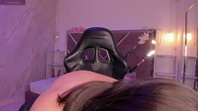 BBWCloe  online show from 11-21-25, 04:44