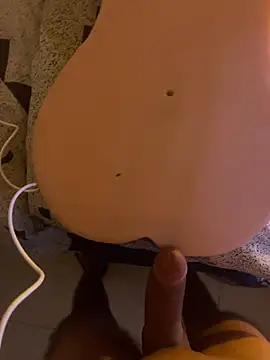 Dani3l17  online show from 04-12-26, 07:24