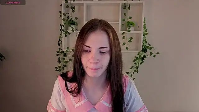 Snapshot of Jennie_Hunter chatting on 11-30-25, 09:24 Jennie Hunter online show from 11-30-25, 09:24