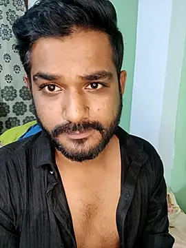 Snapshot of avi007p chatting on 09-19-25, 10:43 avi007p online show from 09-19-25, 10:43