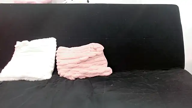 Snapshot of Emmahahaha17 chatting on 09-19-25, 03:24 Emmahahaha17 online show from 09-19-25, 03:24