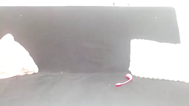 Snapshot of Emmahahaha17 chatting on 10-17-25, 03:36 Emmahahaha17 online show from 10-17-25, 03:36