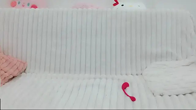 Snapshot of Emmahahaha17 chatting on 11-01-25, 02:19 Emmahahaha17 online show from 11-01-25, 02:19