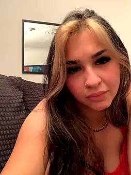 BrunetteBrat-xo online show from 09-28-25, 10:04