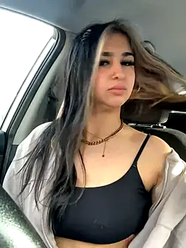 BrunetteBrat-xo online show from 11-04-25, 10:03