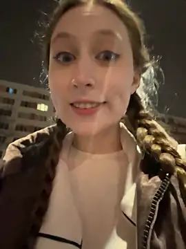 Snapshot of FroggyAnna chatting on 10-31-25, 03:13 FroggyAnna online show from 10-31-25, 03:13